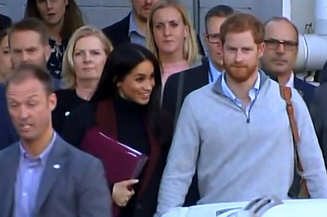 Diese Szene aus einem TV-Video zeigt Meghan und Harry bei der Ankunft in Sydney am 15. Oktober 2018. Wenig später wird die ...
