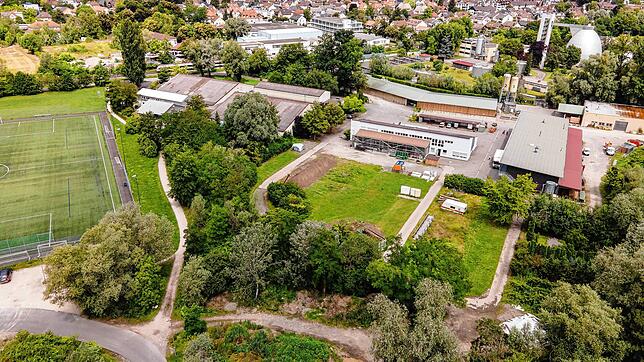 Das Areal der ehemaligen Stadtgärtnerei soll für einen neuen Kunstrasenplatz genutzt werden. Im Rahmen des geplanten Sportzentrums auf ...