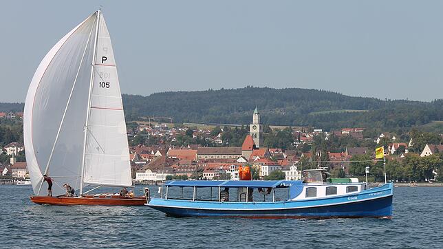 Die Hafenbarkasse &bdquo;Gisela&ldquo; ist 97 Jahre alt und beim Bodensee-Yacht-Club Überlingen als Bojenleger für Regatten im Einsatz.
