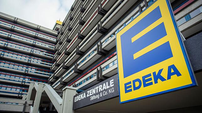 Ein Edeka-Lieferant hat Insolvenz angemeldet. Damit könnten einige Produkte aus den Regalen verschwinden.