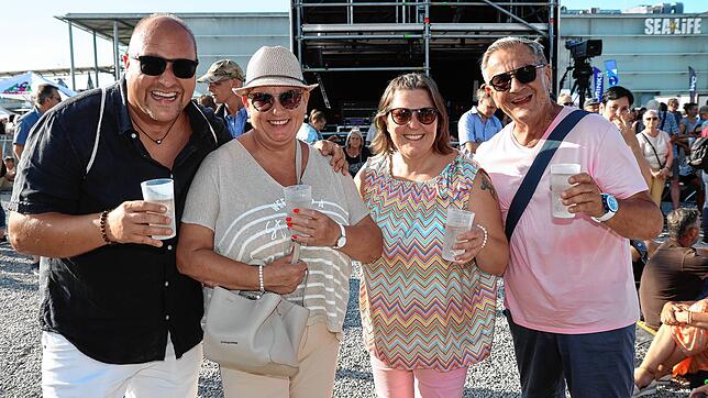 Bild : Begeisterte Fans auf Klein Venedig &ndash; Zucchero ist am Bodensee zu Gast