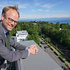 Nach vielen Jahren in der Ferne ist Christoph Keckeisen zurück am Bodensee. Seit 1. Juni 2019 ist er neuer Erster Landesbeamter im ...