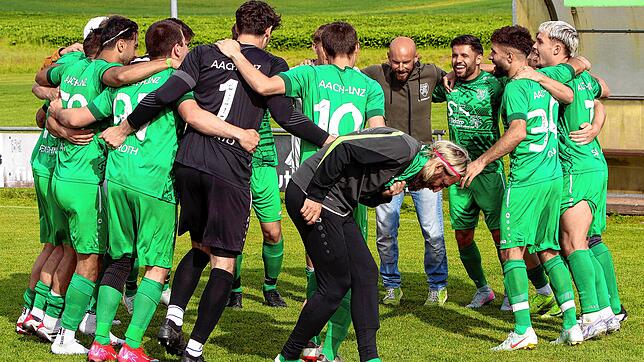 Bild : Vier Tore nach der Pause – TSV Aach-Linz besiegt FV Walbertsweiler. Wir waren mit der Kamera dabei!