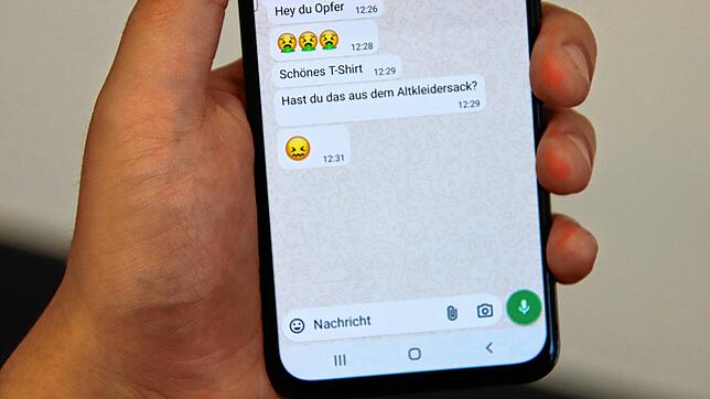 Mobbin kann viele Formen haben – und auch per Chat ablaufen. (Symbolbild)