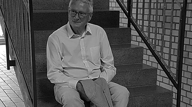 Der Rechtsanwalt Günter Manogg, auf einem Foto, das seine Frau Ulla Leisinger-Manogg im Mai 2022 von ihm aufgenommen hat &ndash; ihr ...