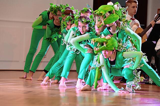 Dieser Drache, getanzt vom Dance Forum Celje, führt nichts Gutes im Schilde.