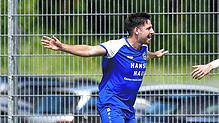 Moritz Hlavacek traf in der 90. Minute zum vermeintlichen 2:1-Siegtreffer für den FC Radolfzell. Aber der SV Aasen glich fünf Minuten ...