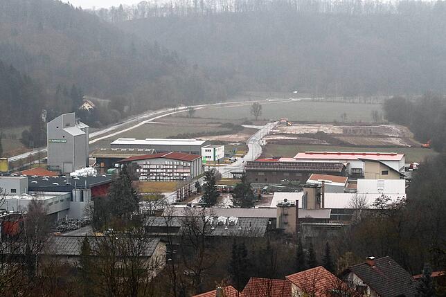 Im Gewerbegebiet &bdquo;Suzfeld II&ldquo; ist die Erschließung für kalkulierte 2,16 Millionen Euro weit fortgeschritten, aber noch nicht ...