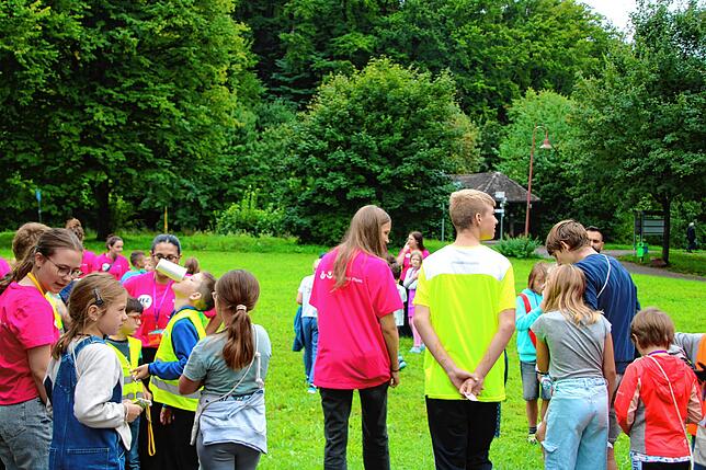 Bild 11: Kinder übernehmen Stadthalle in Tiengen – Einblicke in Fez City