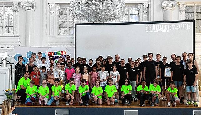 Bild 3: Tolle Leistung: Nachwuchs-Moderatoren überzeugen die Jury und gewinnen einen Schüler-Medienpreis