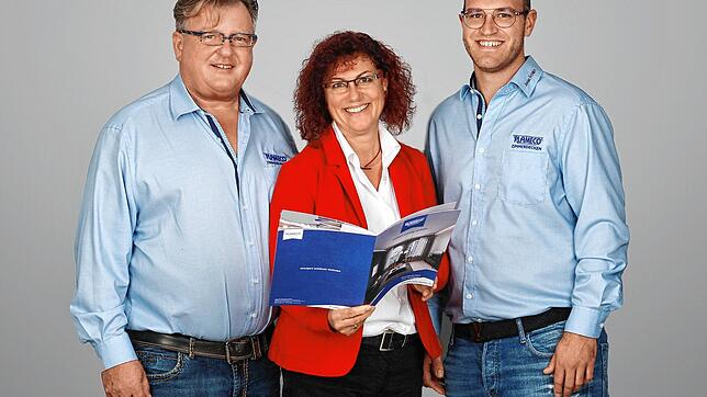 Geht es um Spanndecken, ist der Fachbetrieb Fröhlich - hier Dieter, Isolde und Jonas Fröhlich - der kompetente Ansprechpartner. Bild: ...