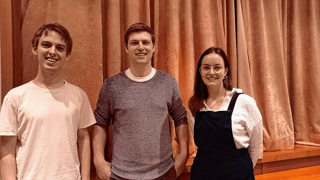 Neuer Dirigent, neues Ehrenmitglied und neue Vorsitzende beim Musikverein Niederhof (von links): Peter Sperling, Raphael Imhof und ...