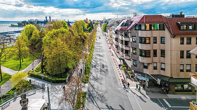 Blick auf die Baustelle in der Friedrichstraße am 24. April 2023: Der einstige Prachtboulevard sollte durch die Umgestaltung wieder mehr ...