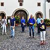 Die Bewerber um die Landtagskandidatur Nico Kiefer (Dritter von links) und Peter Schallmayer (Fünfter von links) statten Kloster ...