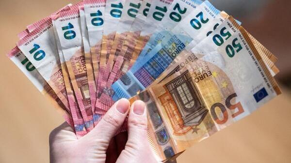 Finanzielle Bescherung zum Jahresstart: Das Bürgergeld landet auch im Januar 2025 auf den Konten von Millionen Empfängern.