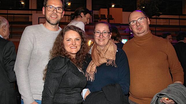 Der neue Schulleiter der Christlichen Schule Waldshut, Patric Siemens mit seiner Frau Tina sowie Andrea Thoß und Christian Werner.
