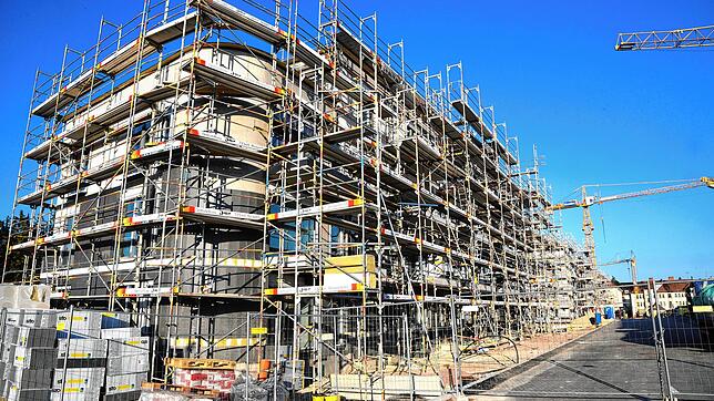 Während das Quartier „Oberer Brühl“ noch geplant wird, läuft die Wohnbebauung im benachbarten „Richthofen-Park“ ...