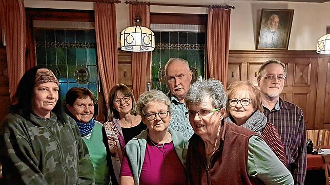 Kandidaten und Sympathisanten der Wählervereinigung SÖS (von links): Doris Grießhammer, Viktoria Hartmann, Margit Hartmann, Birgit ...