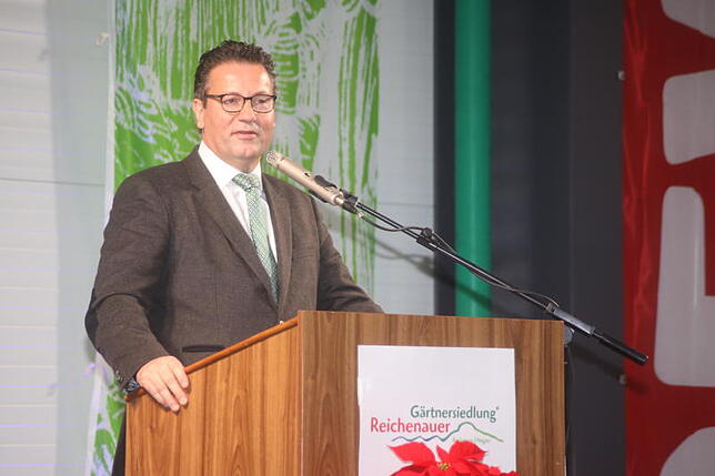 Landwirtschaftsminister Peter Hauk war zur Eröffnung des modernsten und größten Bio Gewächshaus in Baden-Württemberg nach Mühlingen ...