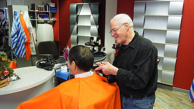 65 Jahre kümmerte sich Klaus Vogel um die Frisuren seiner Kunden.