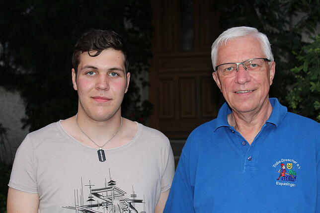 Vorsitzender Gebhard Schulz hat im Zuge der notwendigen Verjüngung des Trubedrescher-Vorstands Zunftmeister Markus Mayer (19) in das ...