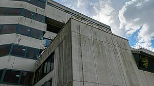 Das ehemalige Krankenhaus soll abgerissen werden. Dafür gab es im Hauptausschuss des Rheinfelder Gemeinderats Rückendeckung. Die ...