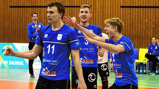 Das Team um Philipp Hornung (von links), Jonas Hoffmann und Bogdan Birkenberg will heute den Favoriten Gotha ärgern.
