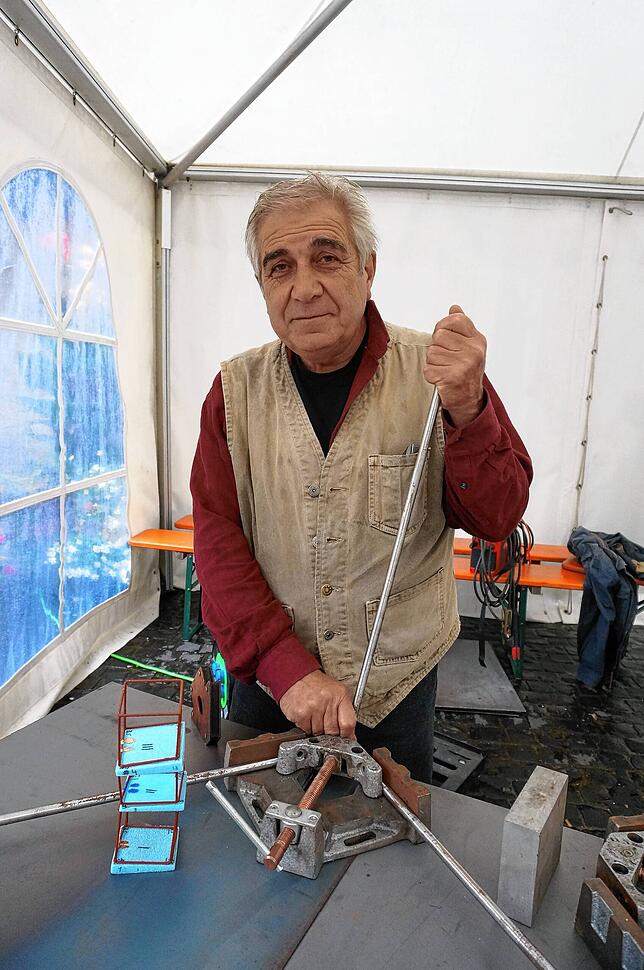Behrouz Varghaiyans künstlerisches Material ist das Metall.