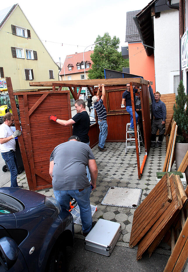Bild 6: Wir zeigen Ihnen, was fleißige Hände im Hintergrund alles schaffen müssen, bevor das Wollmatinger Dorffest stattfinden kann