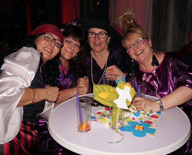 Bild 1: Bilder der Frauenfasnacht der katholischen Frauengemeinschaft Tiengen