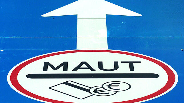 Ein Verkehrsschild mit Maut-Hinweis. Wann kommt die Nutzungsgebühr? Bild: dpa