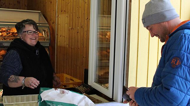 Den Kioskbetrieb in dieser Saison übernimmt das Ehepaar Tanja und Marc Romeo. Seit Mitte März gibt es jeden Sonntag im Badesee-Kiosk ...