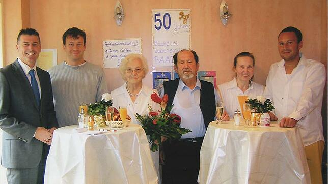 Im Jahr 2007 feierte man das 50. Betriebsjubiläum: Bürgermeister Frank Amann, Heiko Jäger, Maria Baader, Karl Baader, Hannelore Jäger ...