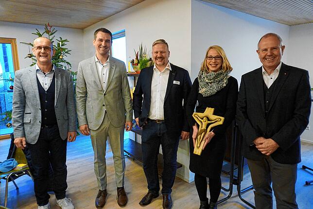 Sie freuen sich über das Soziale Zentrum in Ühlingen (von links): Ortsvorsteher Klaus Müller, Bürgermeister Tobias Gantert, Investor ...