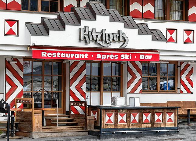 &bdquo;Patient Null&ldquo; soll ein deutscher Barmann des &bdquo;Kitzloch&ldquo; sein, eines der angesagtesten Après-Ski-Lokale des Ortes.