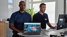 Kripo-Finanzermittler Temesgen Asefaw (links) und Thomas Wurst von der Präventionsabteilung der Polizei warnen vor dubiosen ...