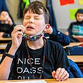Tests zum Unterrichtsbeginn bleiben an der Tagesordnung – drei Mal pro Woche gibt es den Selbsttest für die Schüler.