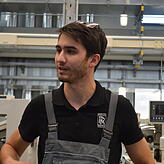 Daniel Morgen ist Azubi im dritten Lehrjahr bei Rolls-Roye. Er sagt: &bdquo;In der neuen Lernstätte fällt das Lernen leichter, weil das ...