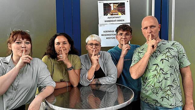 Psst ... Noch dürfen die fünf Kandidaten, die am 1%-Quiz teilgenommen haben, nicht verraten, wie weit sie gekommen sind – aber ein Blick ...