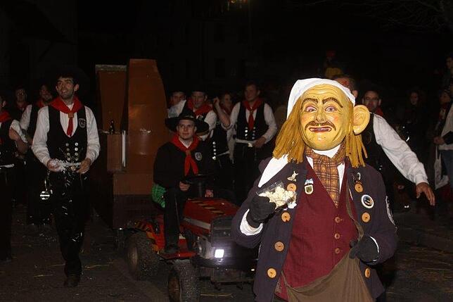 Bild 7: Bilder des große Narrentreffen der Kuhsattler in der Gemeinde Hohenfels &ndash; Teil 2