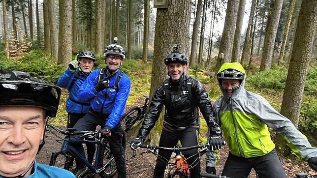 Peter Schöttke, Josef Hänfling, Ansgar Oker, Stefan Looser und Andreas Schöttke (von links) sind Stammfahrer des Gehro-Trails.