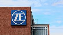 Ende vergangenen Woche war bekannt geworden, dass der Automobilzulieferer ZF – das Bild zeigt Werk 2 in Friedrichshafen – einen massiven ...