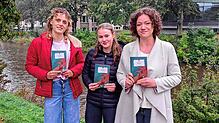 Lena Mantel (von links), Marisa B. und Maya Liebenwein haben über ihre Erfahrungen mit psychischen Erkrankungen geschrieben. Mit ihren ...