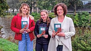 Lena Mantel (von links), Marisa B. und Maya Liebenwein haben über ihre Erfahrungen mit psychischen Erkrankungen geschrieben. Mit ihren ...