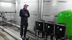 Einen wesentlichen Anteil zur Versorgung mit Trinkwasser trägt Wassermeister Reiner Schütz, der in der Gemeinderatssitzung mehrfach Lob ...