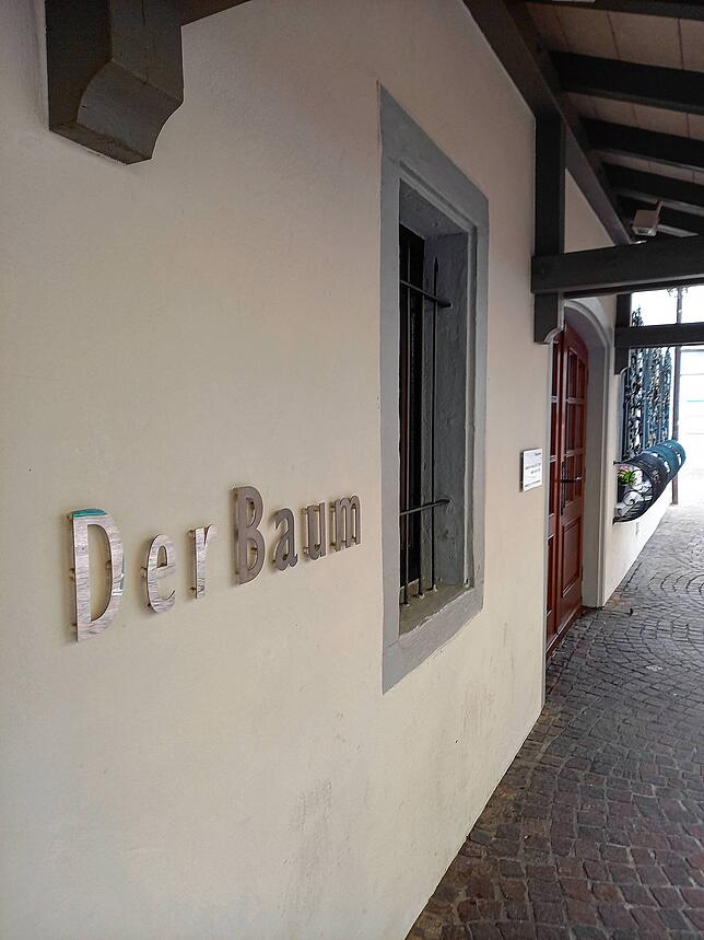 Entsprechende Gerüchte gehen schon länger durch Radolfzell. Schon an Fastnacht hatte &bdquo;Der Baum&ldquo; überraschend geschlossen. Im ...