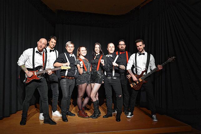 Die Partyband VIP aus Stuttgart wird am Samstag bei der Trachtenparty Stimmung machen.
