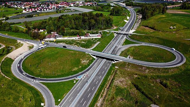 Der nun geplante Lückenschluss der B 31-neu zwischen Meersburg und Immenstaad führt zu einer erneuten Veränderung bei den ...