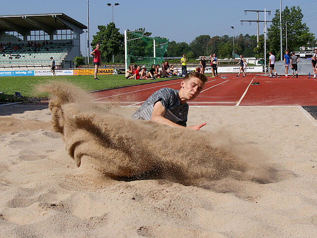 Bild 28: Bilder vom Kreisfinale des Schulwettbewerbs &bdquo;Jugend trainiert für Olympia&ldquo; am Donnerstag im Langensteinstadion Tiengen