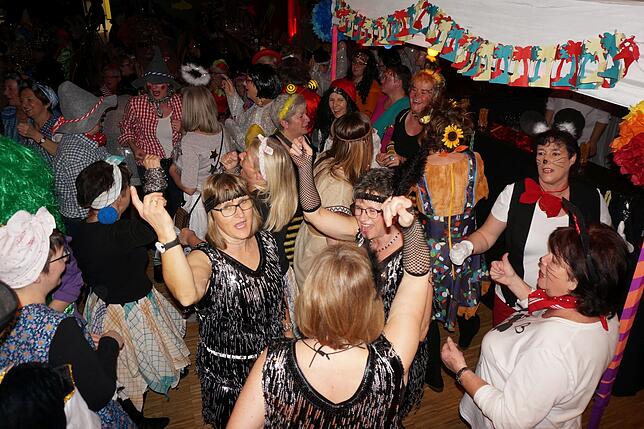 Bild 20: Bilder der Frauenfasnacht der katholischen Frauengemeinschaft Tiengen